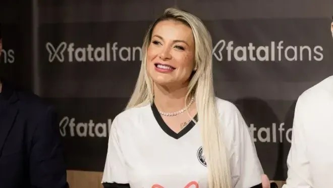 Andressa Urach anuncia patrocínio de plataforma adulta com clube da Série B