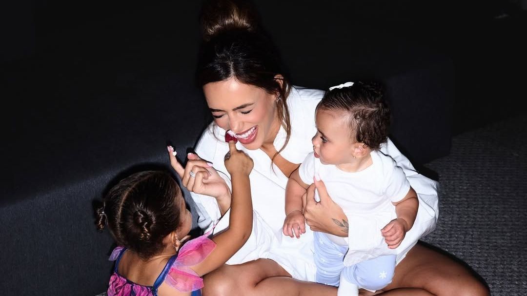 Bruna Biancardi celebra aniversário ao lado de filhas com Neymar; veja