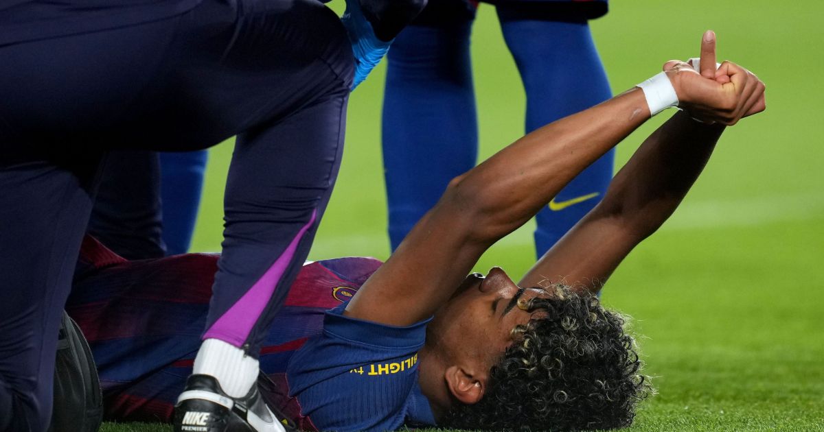Candidato a craque da Copa, Yamal sai lesionado em partida pelo Barcelona