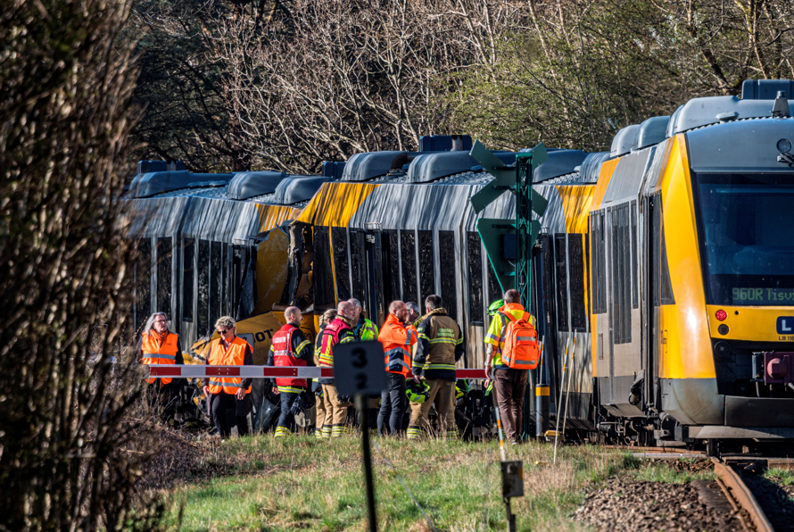 Colisão de trens na Dinamarca deixa 17 feridos, segundo serviço de emergência