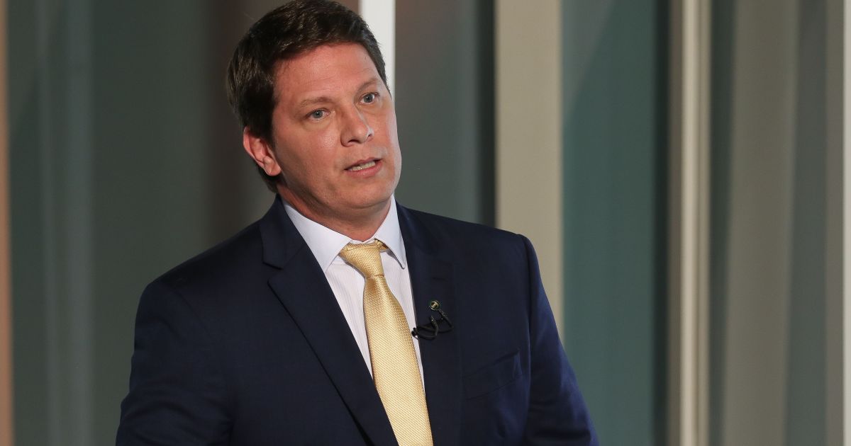 Deputado Mario Frias é internado na UTI com dores abdominais