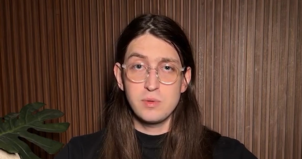 É #FAKE que 'Lei Felca' causará bloqueio de iPhones