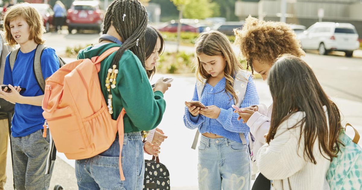 Europa lança aplicativo de verificação de idade online para proteger jovens