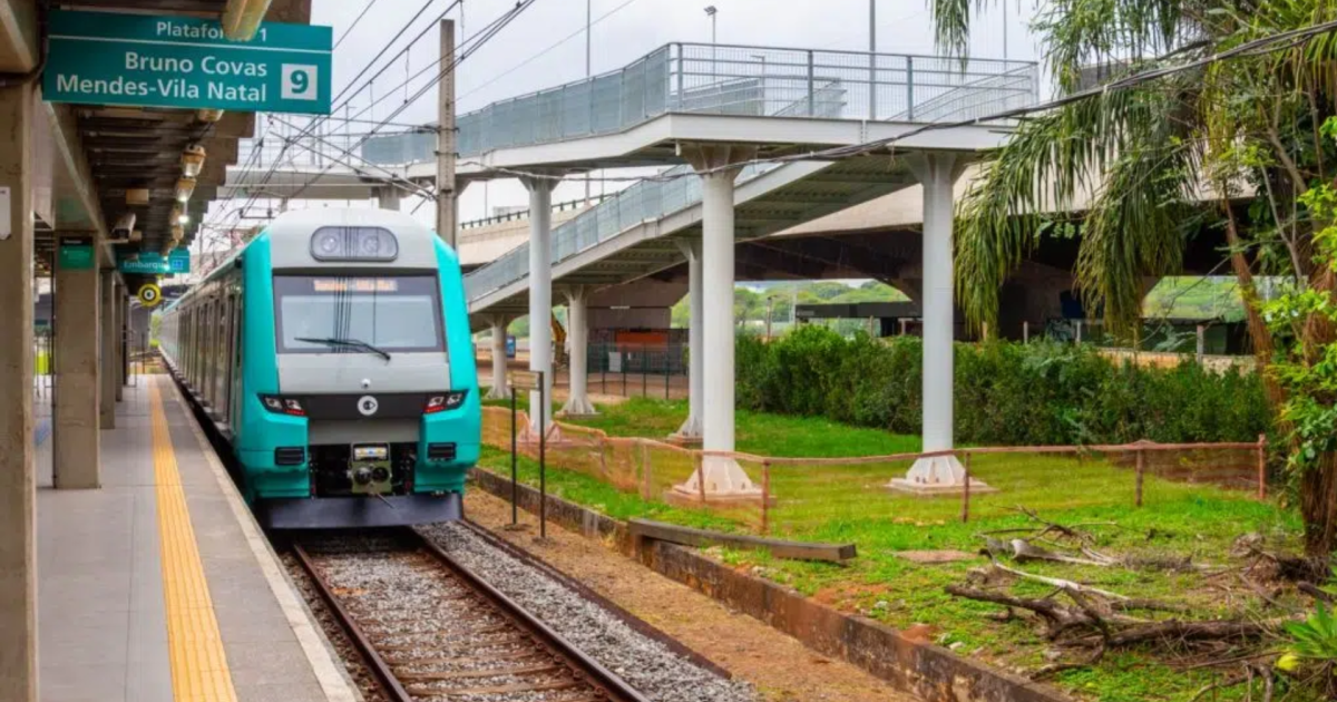 Falha em trecho da Linha 9-Esmeralda causa lentidão no transporte em SP
