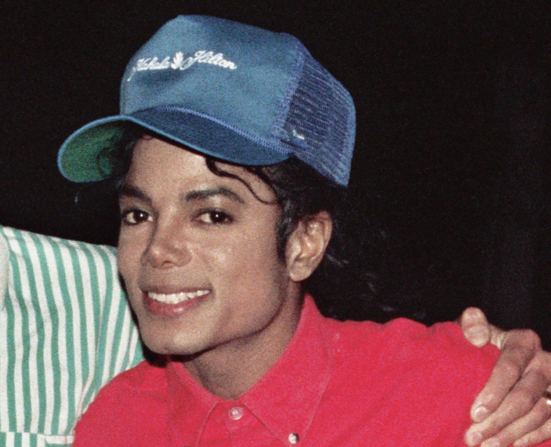 Família que era próxima de Michael Jackson acusa astro de abusar de quatro irmãos