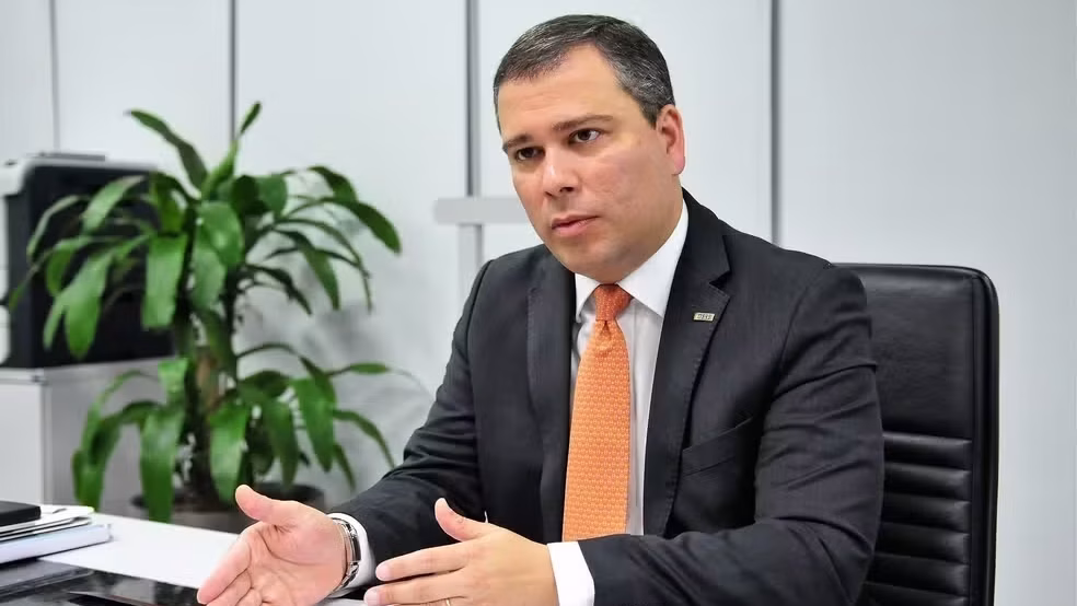 Fux acompanha Mendonça para manter ex-presidente do BRB preso; placar é 2×0