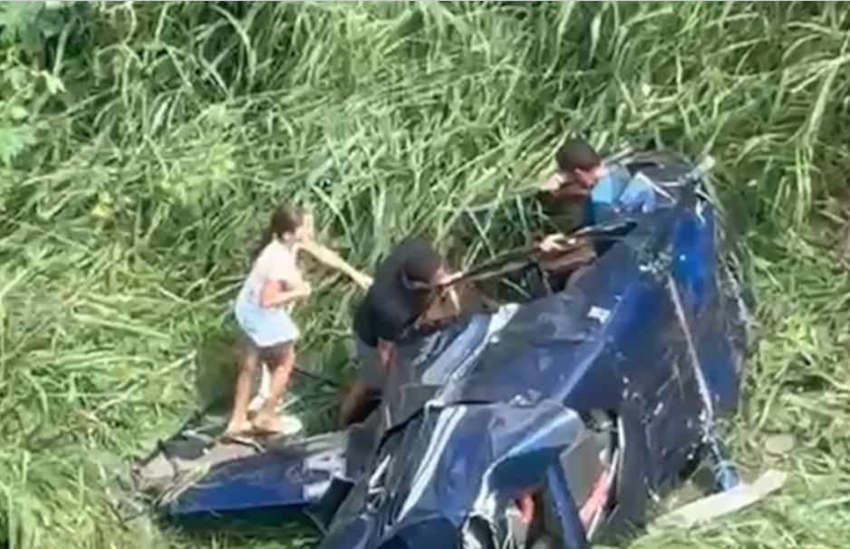 Helicóptero cai perto de hotel em Campina Grande (PB); três ficam feridos