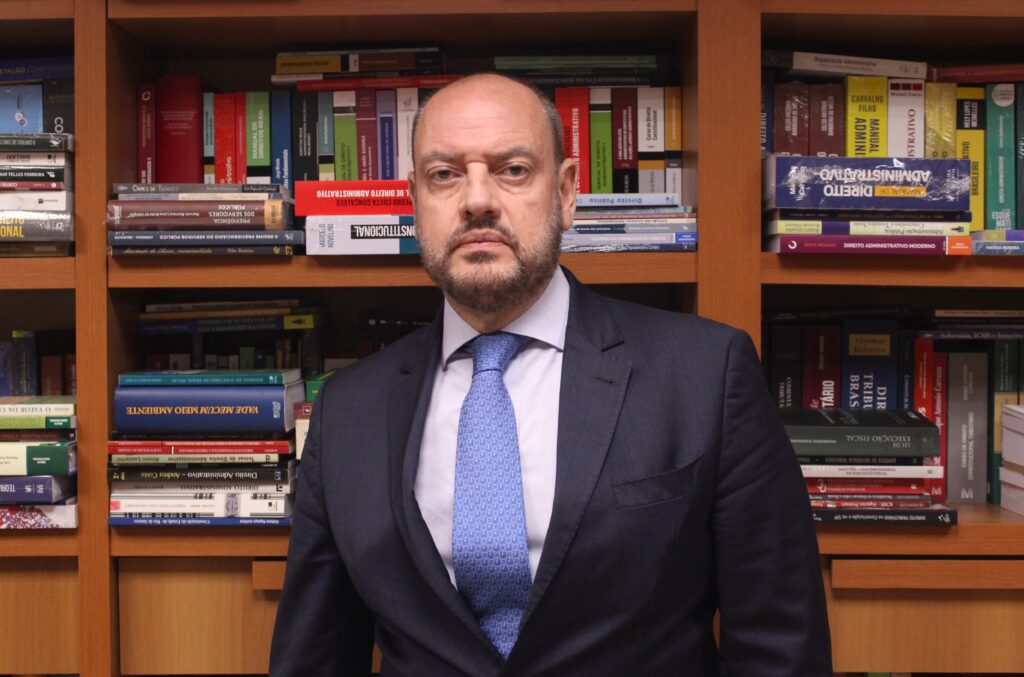 Interino do Rio bloqueia repasse de R$ 730 mi a cidades no fim da gestão Castro