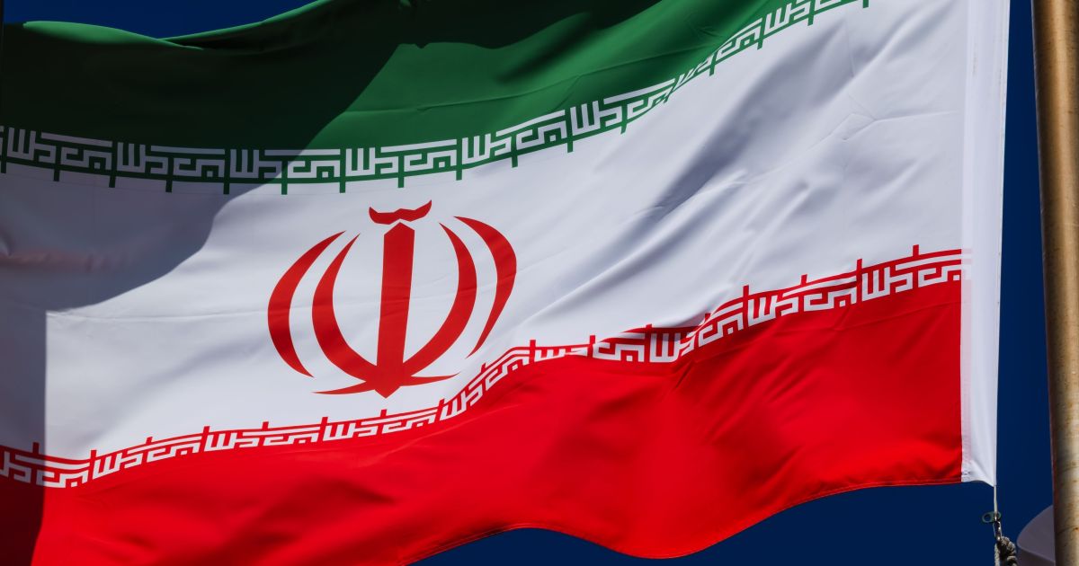 Irã prende quatro pessoas por importar tecnologia da Starlink, diz agência