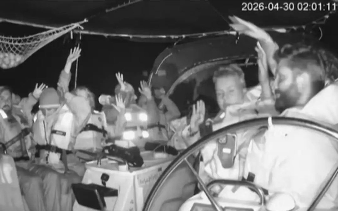 Israel intercepta flotilha de ajuda para Gaza e quatro brasileiros são presos