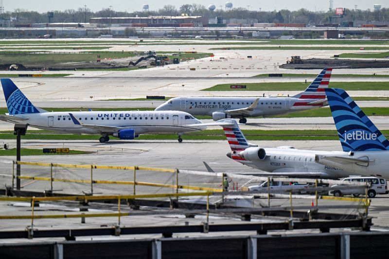 Trump diz que não gosta de possível fusão entre United e American Airlines