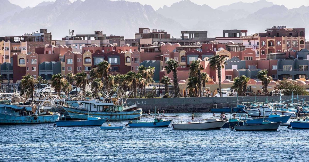 Turista alemão morre após ser mordido por cobra durante espetáculo no Egito