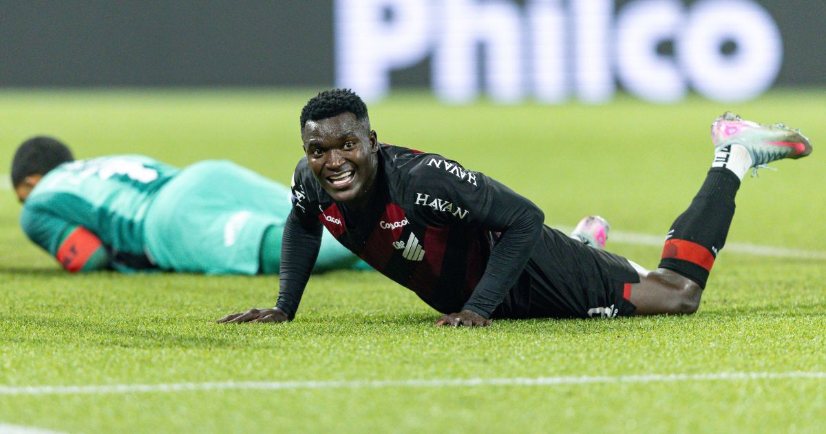 Viveros brilha e Athletico-PR vence o Vitória pelo Brasileirão