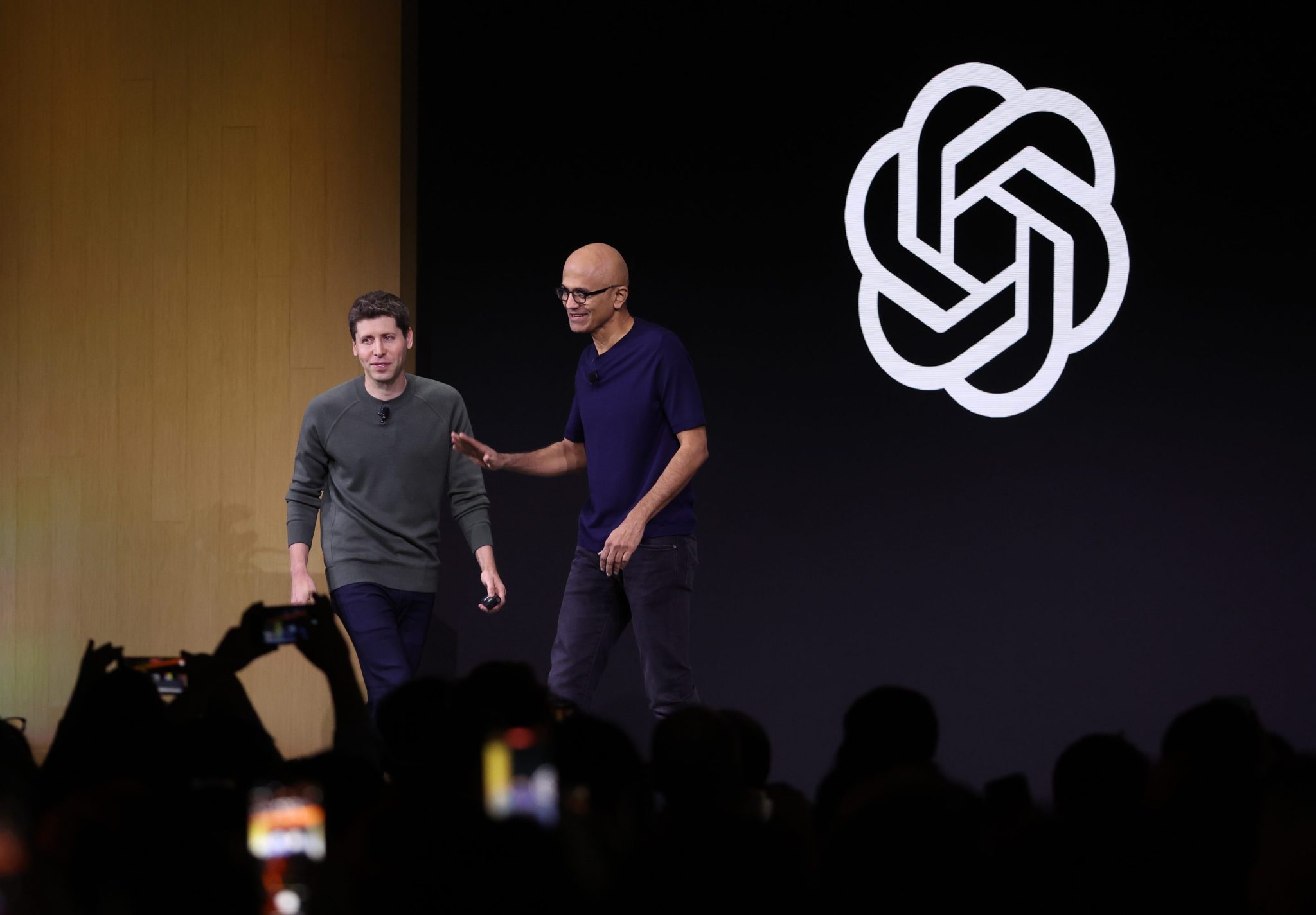 Anthropic e OpenAI concentram demanda por nuvem; veja os destaques da semana