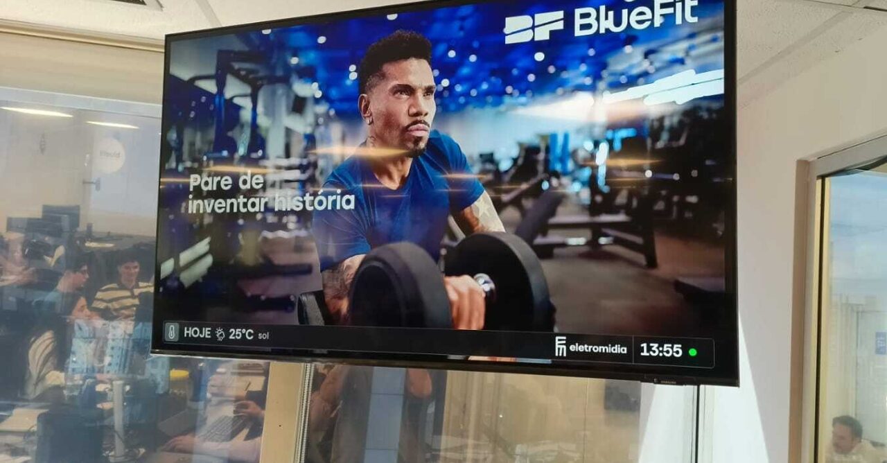 Bluefit veicula publicidade e conteúdo junto com Eletromidia