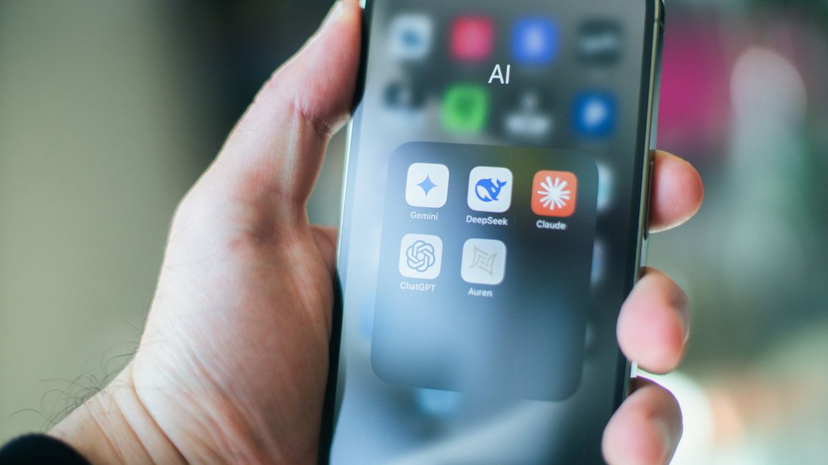 Chatbots de IA amigáveis tendem a mentir mais para o usuário