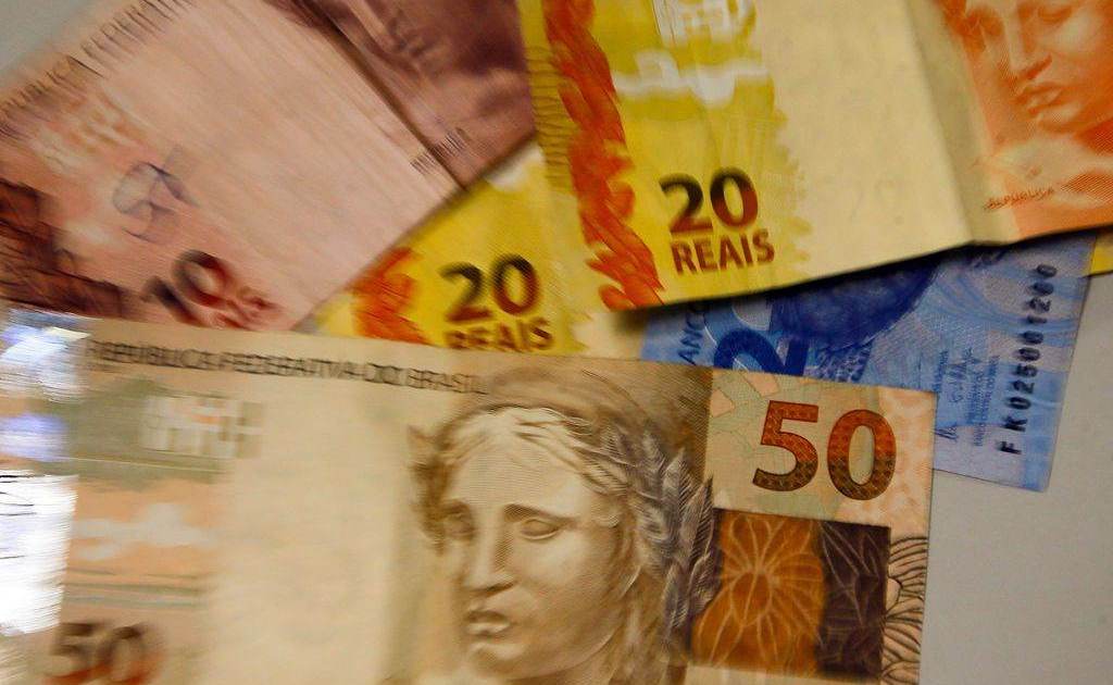 Desenrola: Bancos têm 30 dias para limpar nomes de dívidas até R$ 100