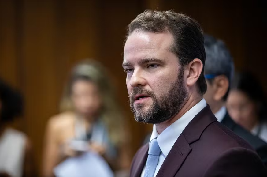 Durigan: Decisão dos EUA vai prejudicar famílias e organizações brasileiras