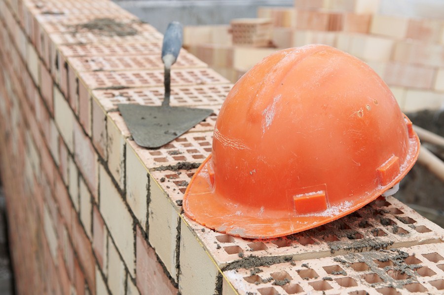 Entenda por que a construção civil brasileira produz menos do que há 30 anos