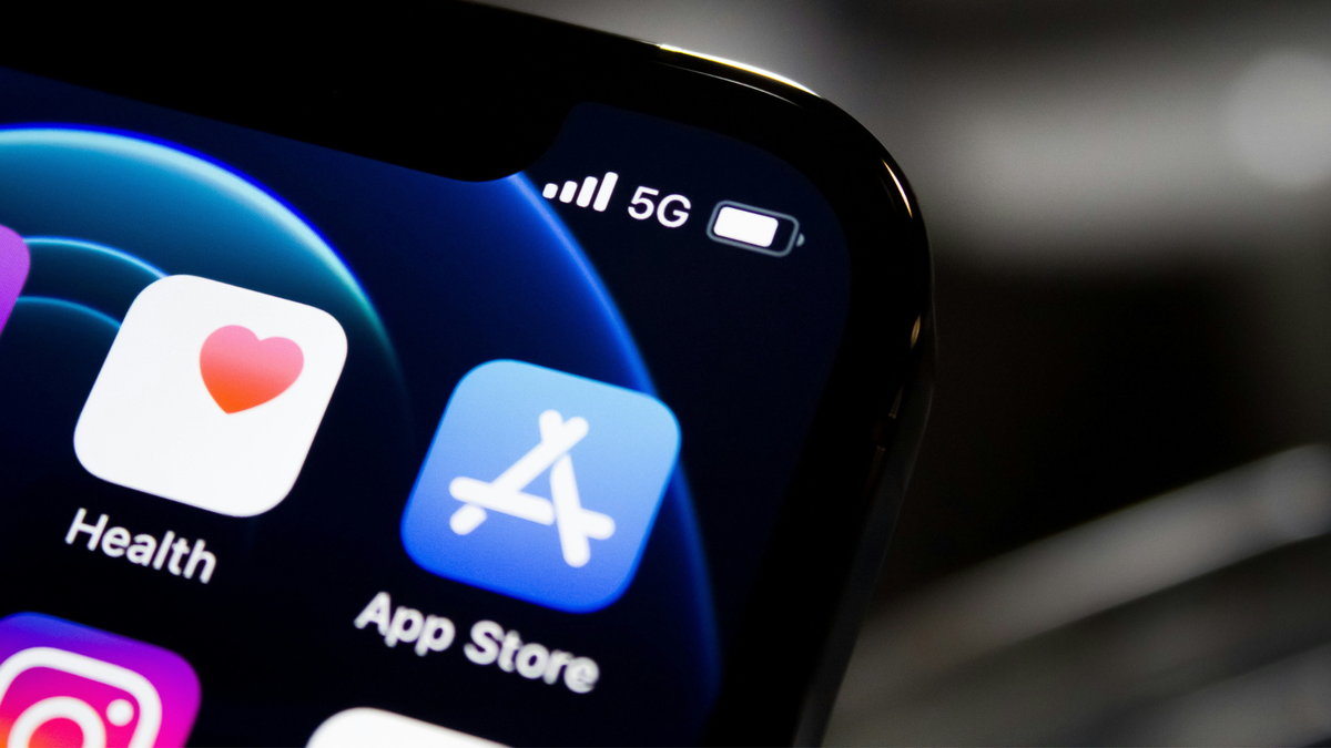 iOS 26.5 pode liberar download de aplicativos por fora da App Store no Brasil