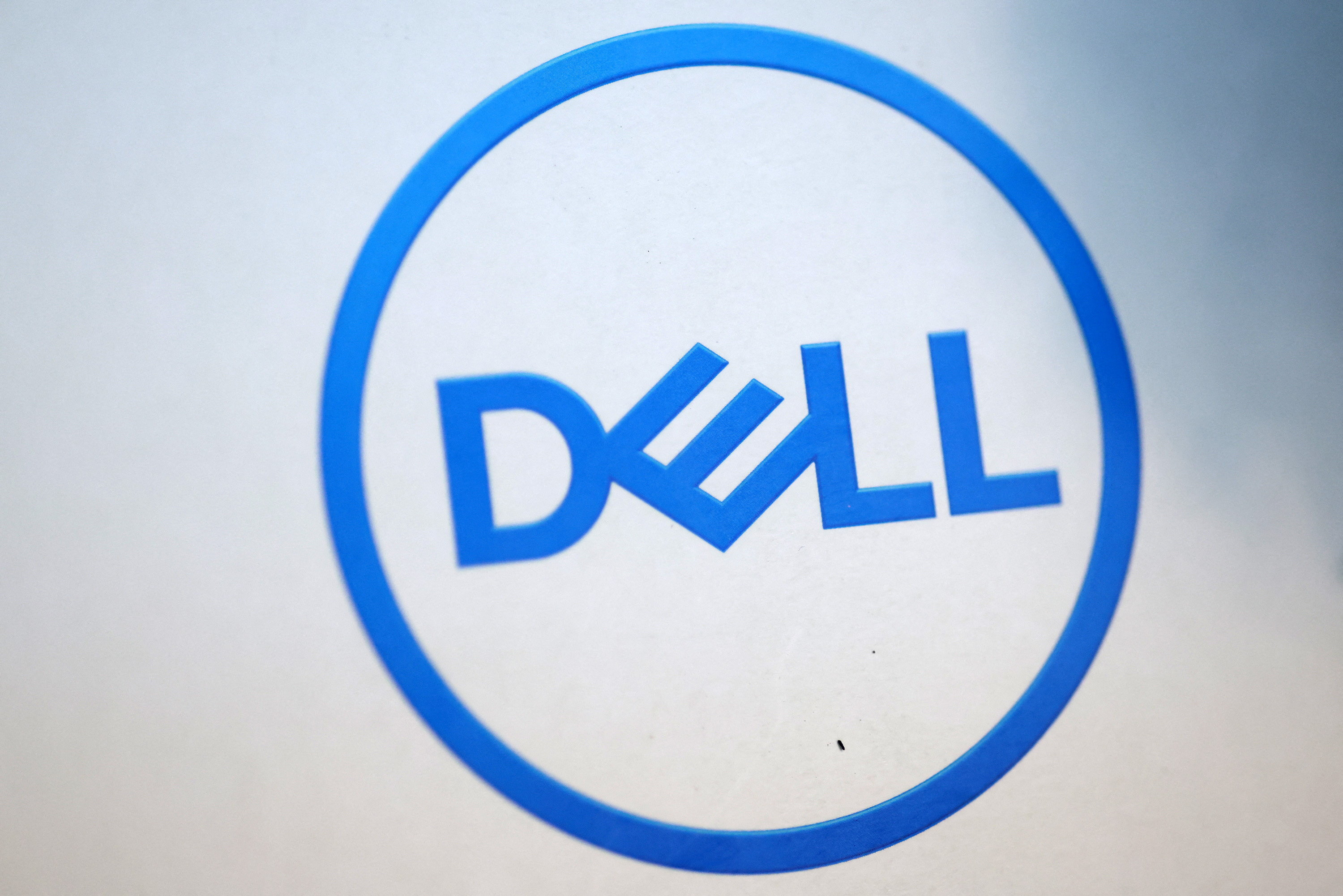 Lucro e receita da Dell disparam com boom de servidores de IA
