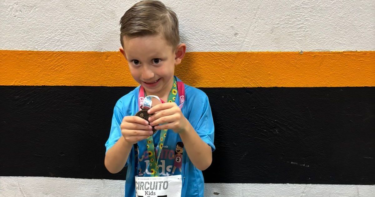 Menino com paralisia cerebral viraliza com primeira corrida: “Orgulhoso”