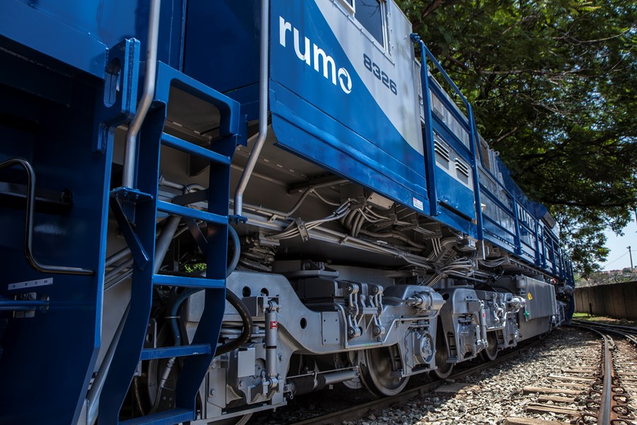 Rumo (RAIL3) tem lucro ajustado de R$ 266 mi no 1º tri, alta anual de 41%