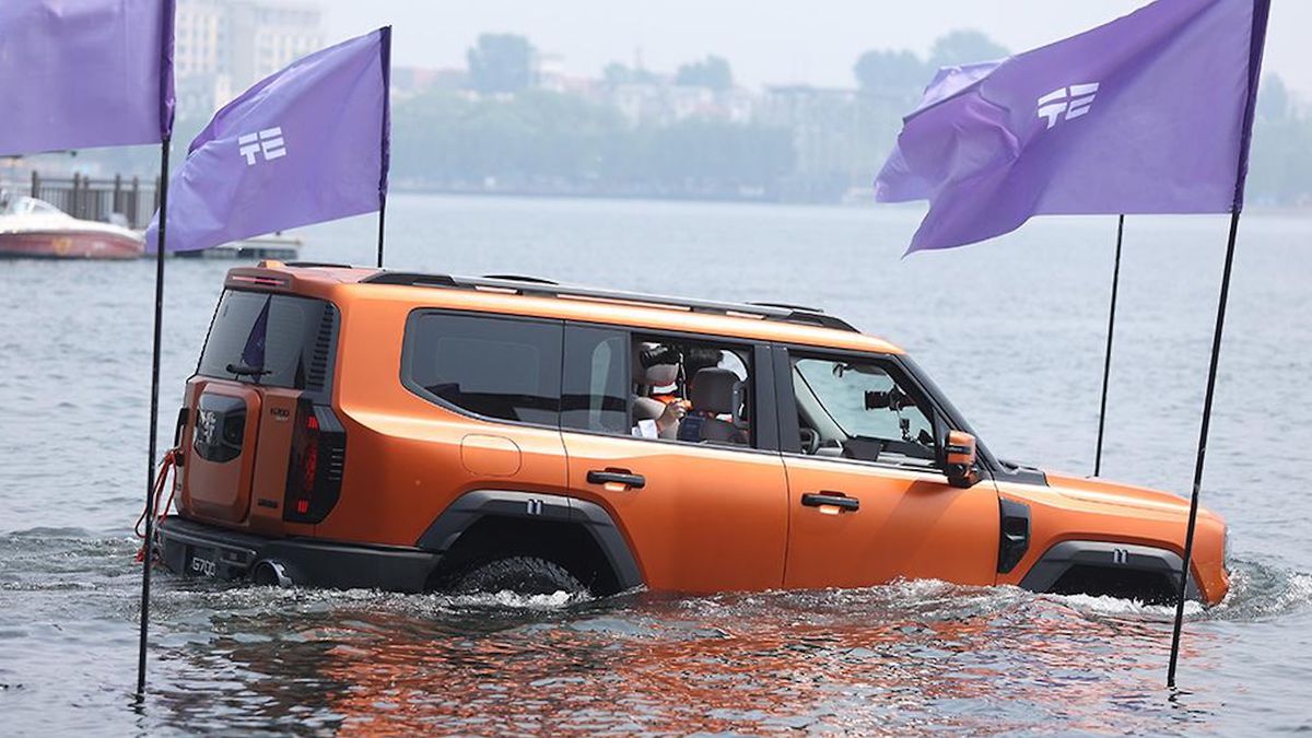 SUV híbrido que vira barco: Jetour G700 Ark Edition desafia "gigante" da BYD