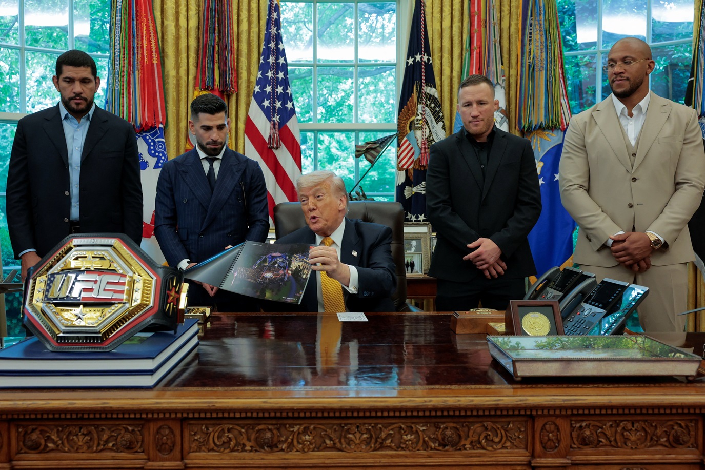 UFC – Poatan se encontra com Trump na Casa Branca: ‘Tem mão grande e poderosa’