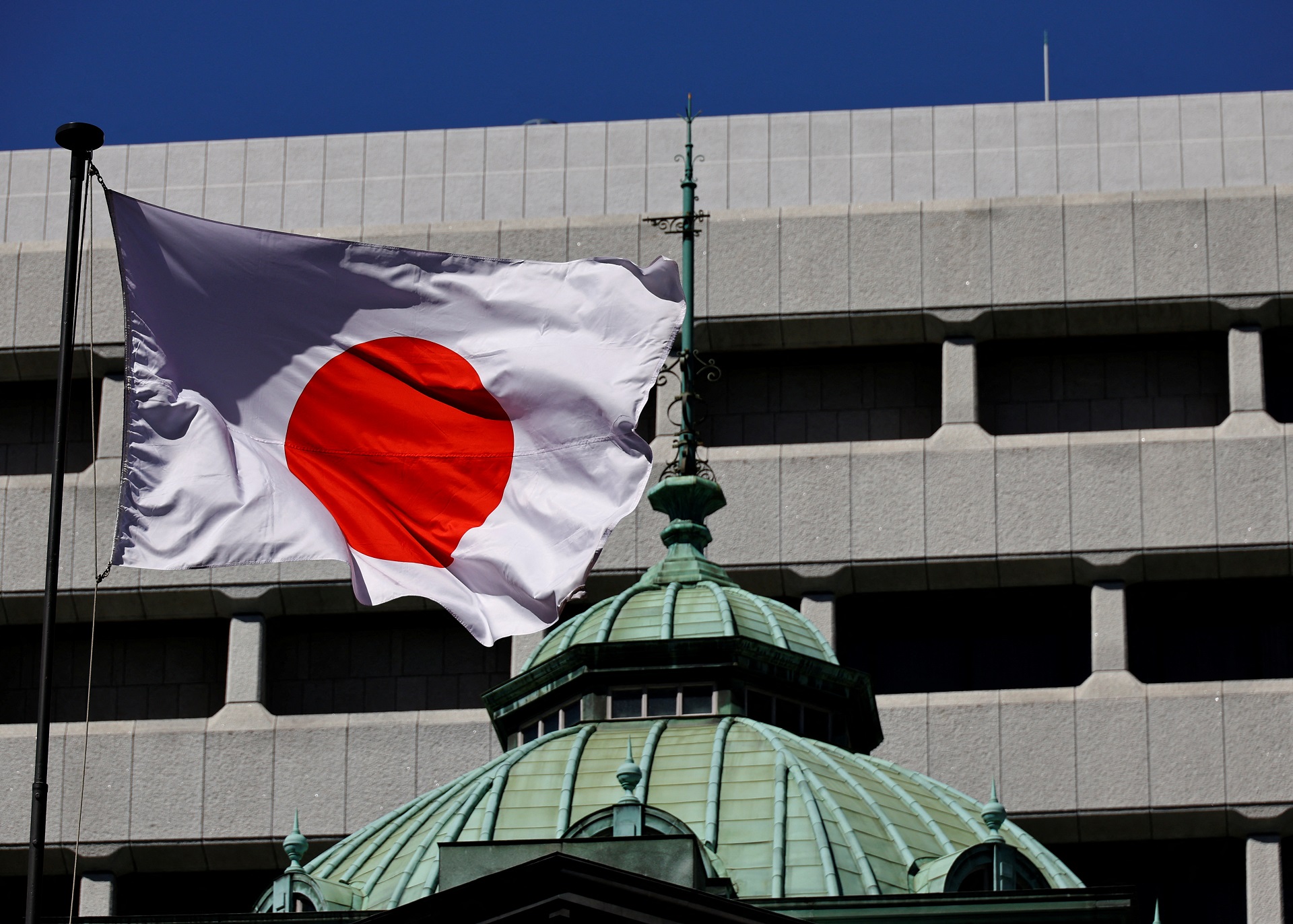 Alemanha e Japão voltam a se rearmar, 80 anos após a Segunda Guerra Mundial