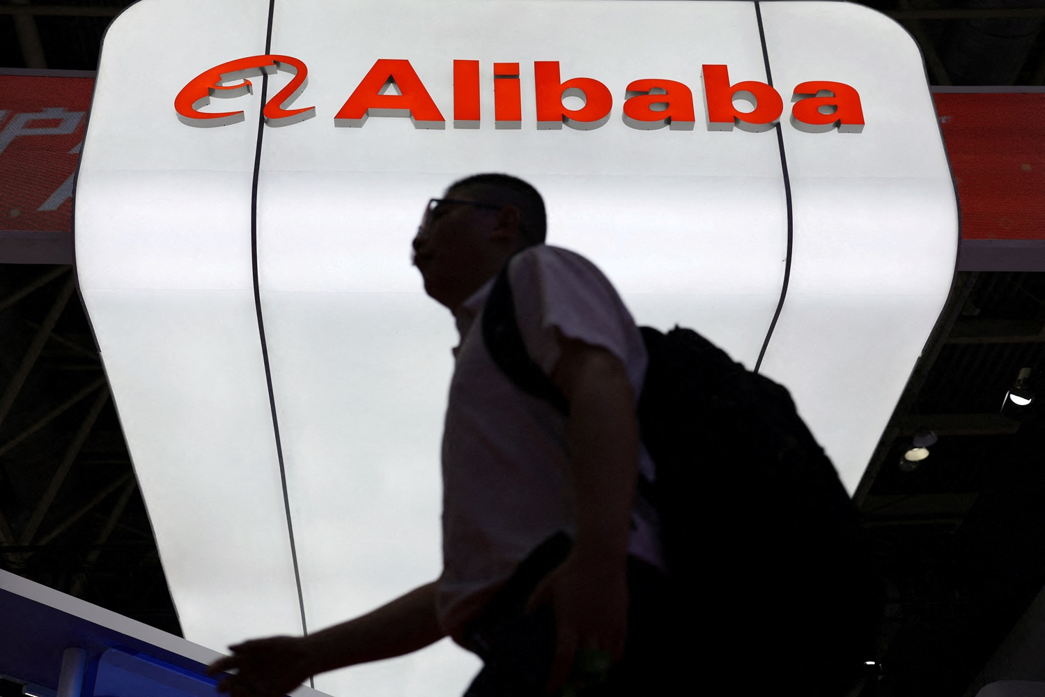 Alibaba processa EUA após ser relacionada a exército chinês