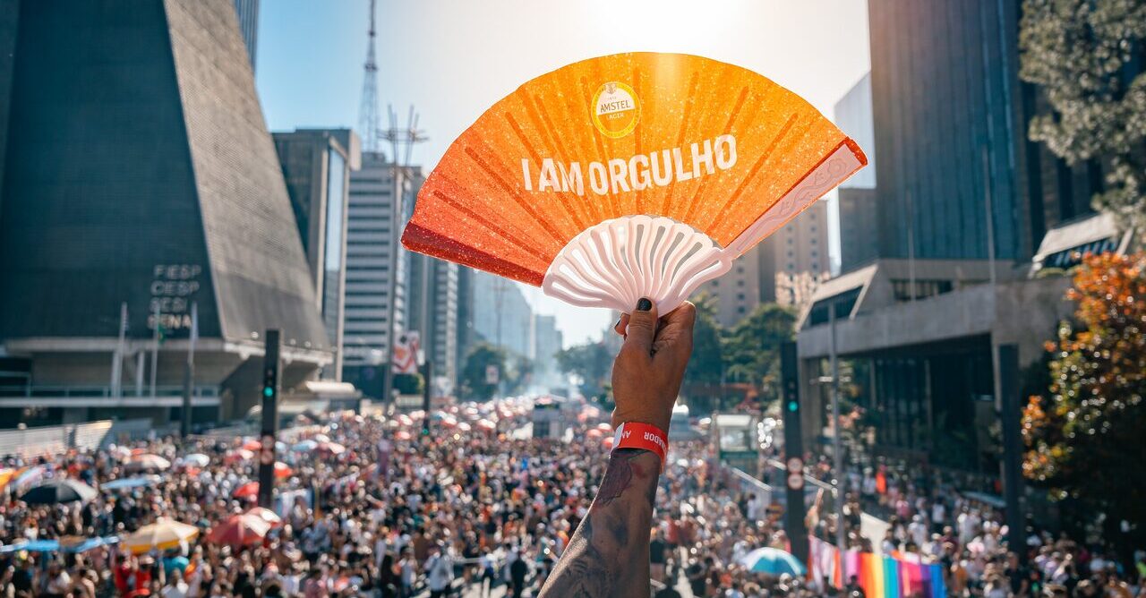 Amstel terá trio, corrida e ações na Parada do Orgulho de SP
