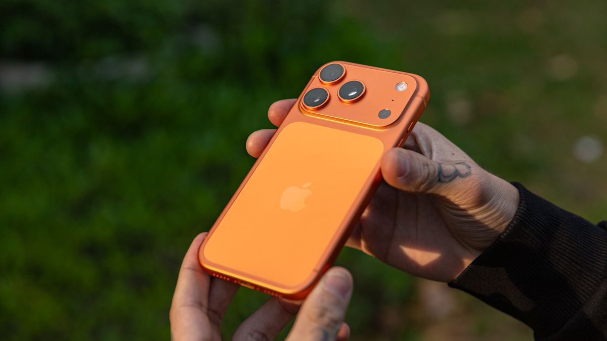 Após alerta de Tim Cook, relatório diz quanto o preço do iPhone 18 Pro vai subir