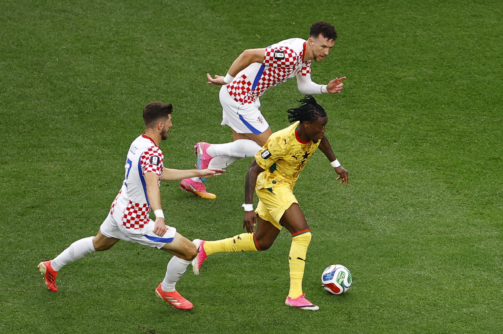 ASSISTA AOS GOLS: Croácia vence Gana e evita possível duelo com o Brasil