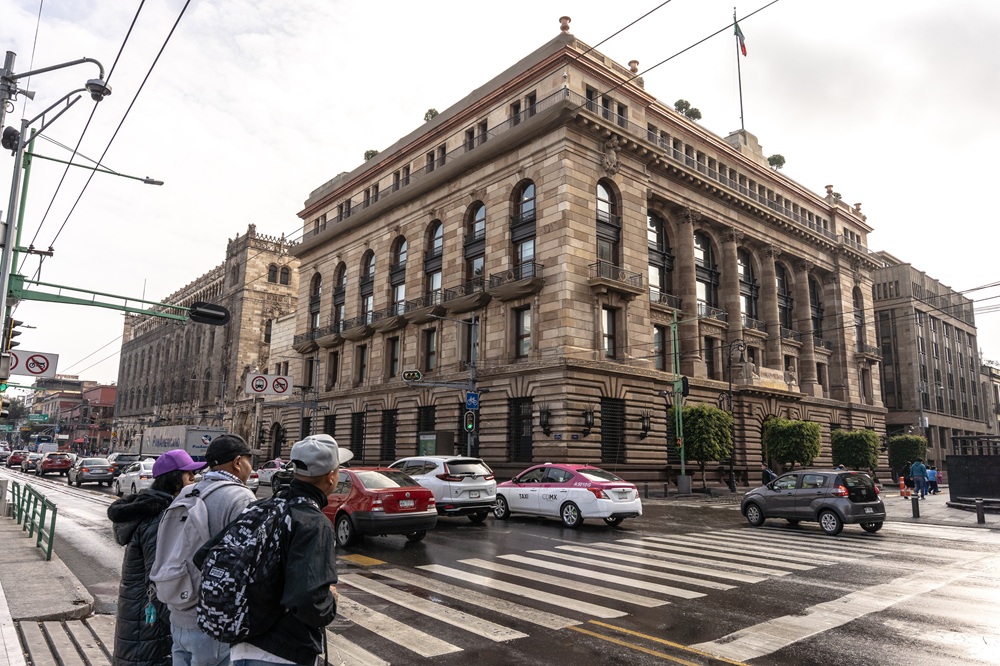 Banco central do México mantém juro em 6,50% e sinaliza pausa mais longa