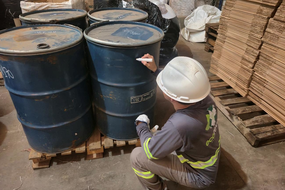 Defensivos ilegais apreendidos somam 230 toneladas destruídas em 2025