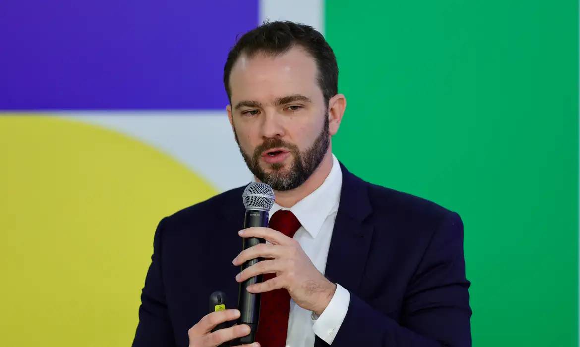Durigan: governo em breve anunciará o Desenrola para adimplentes