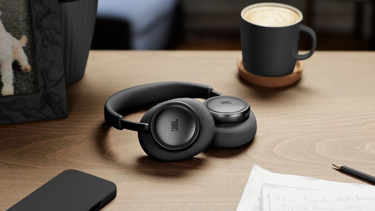 Fone JBL com bateria para 80 horas e ANC chegam ao Brasil; veja preço e recursos