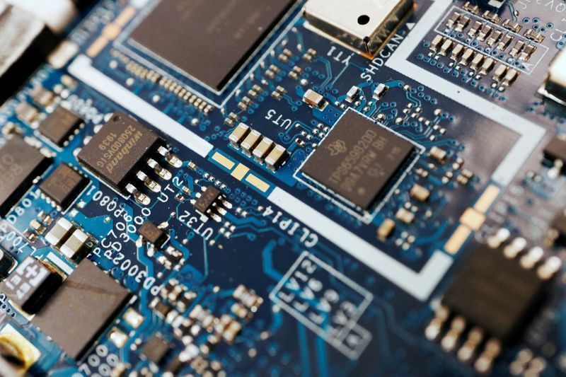 Fornecedora de chips da Apple eleva meta de receita com expansão por IA