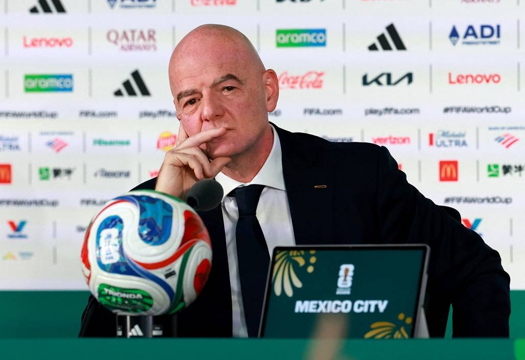 Infantino admite reconsiderar pausa para hidratação em Copas futuras
