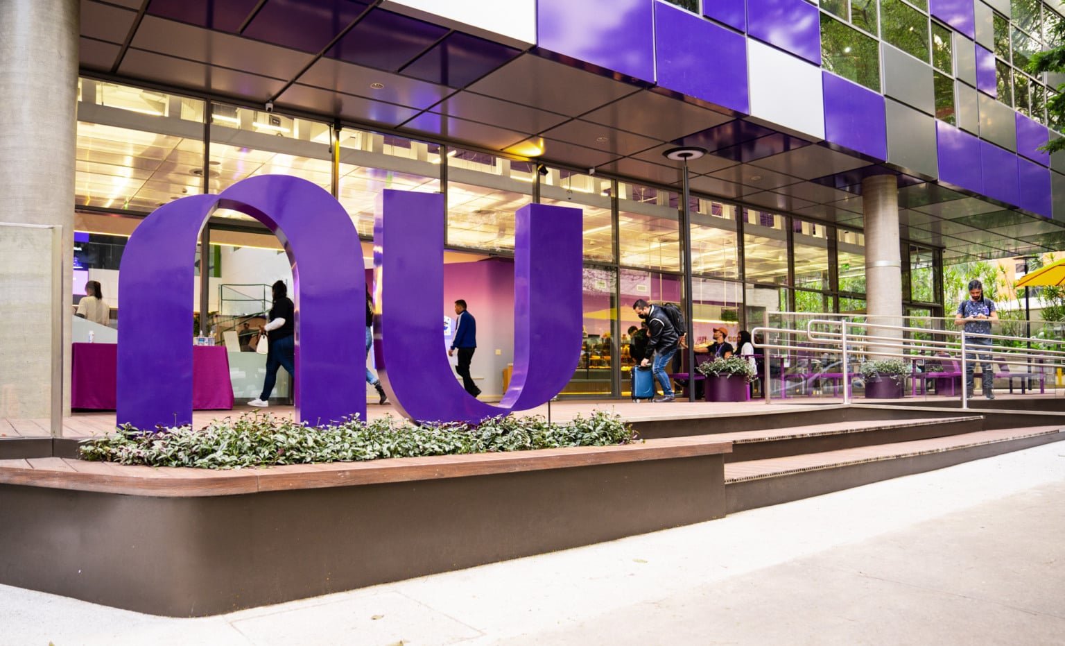 Nubank envia aviso de liquidação extrajudicial por engano a clientes