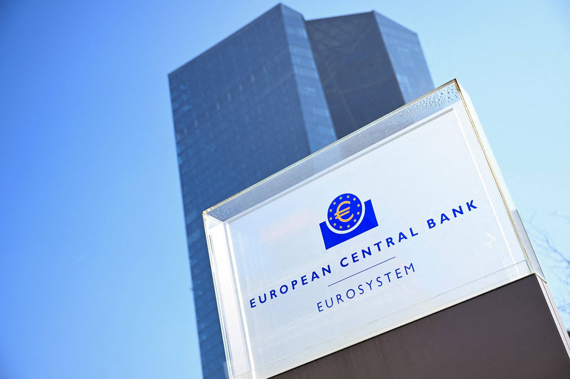 Países de fora da zona do euro não estão avançando no processo de adesão, afirma BCE