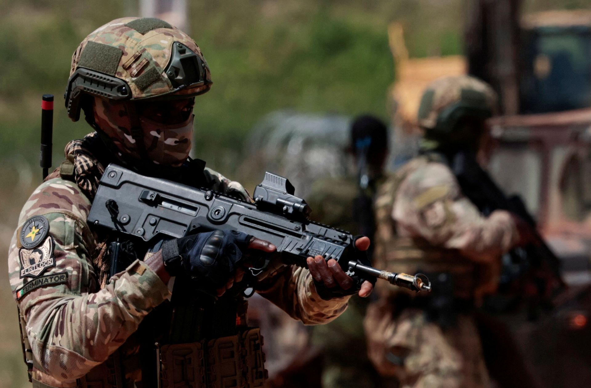 Pesquisa: Para 39%, EUA classificarem facções como terroristas é interferir no Brasil