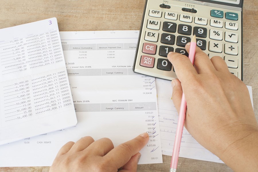 PoderData: 37% deixou de pagar alguma conta em maio