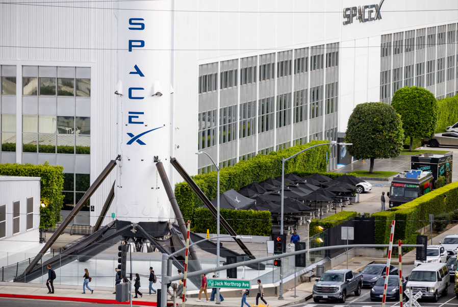 SpaceX define ação a US$ 135 em mega IPO que avaliaria empresa em US$ 1,77 trilhão