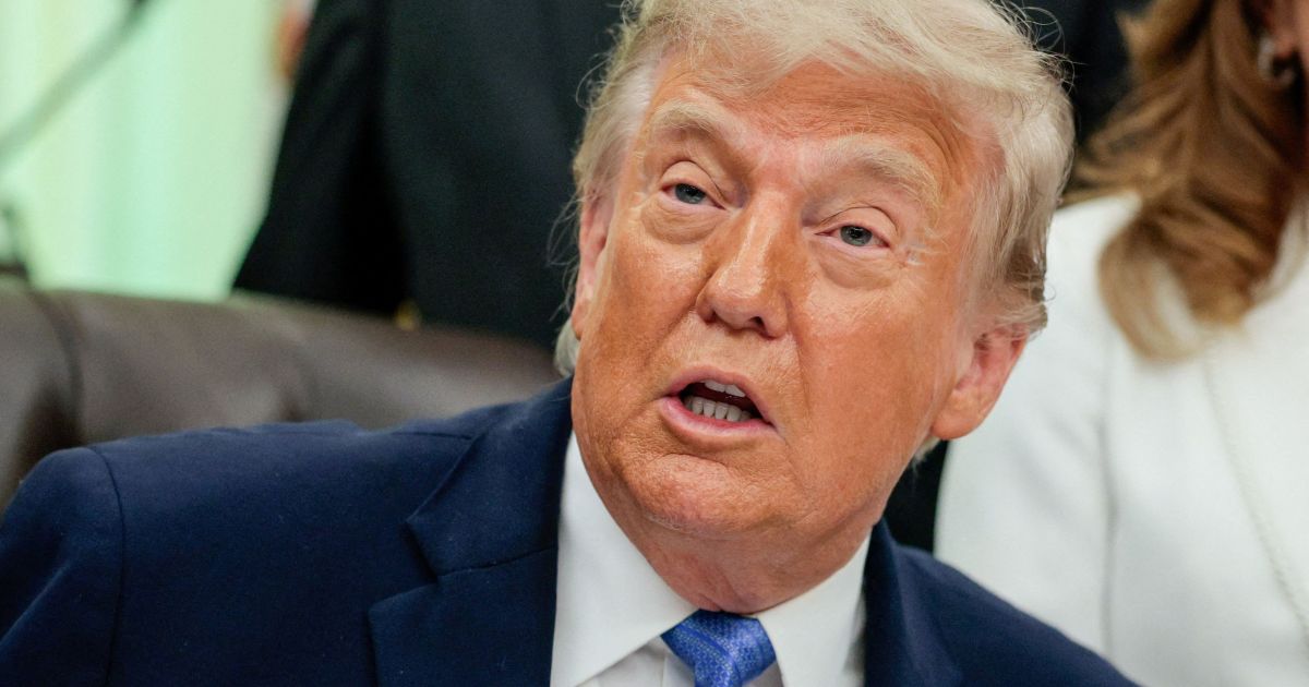 Suprema Corte limita tarifas, mas Trump ameaça taxas de 100% sobre Europa