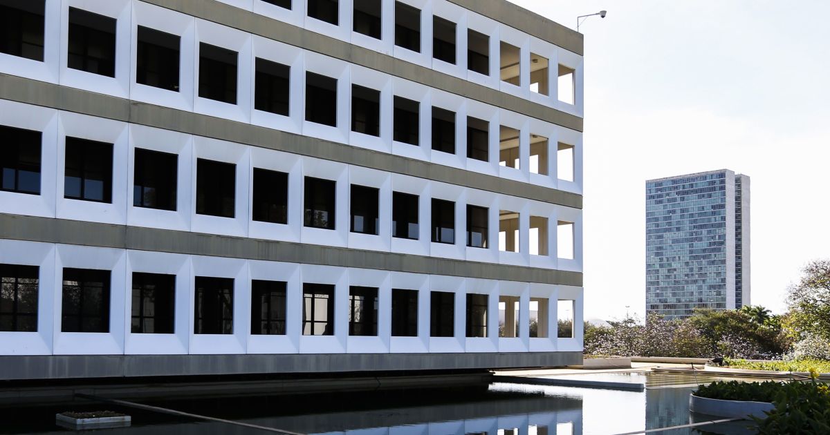 TCU cria gratificação que pode turbinar salários de servidores em até 15%