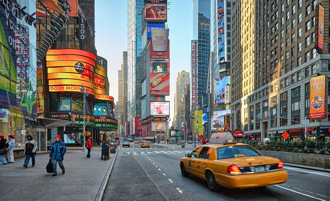 Tiros causam correria na Times Square, Nova York; suspeito é detido, diz polícia