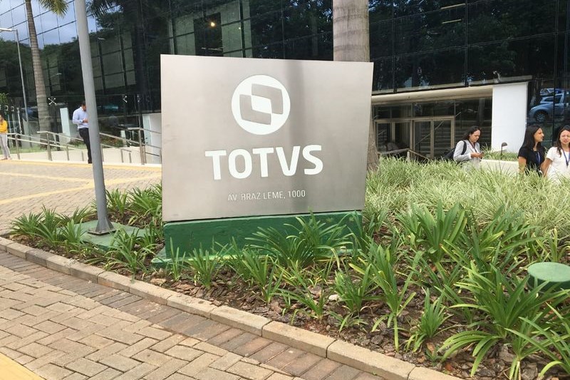 Totvs: ação avança mais de 4% acompanhando movimento global do setor de software