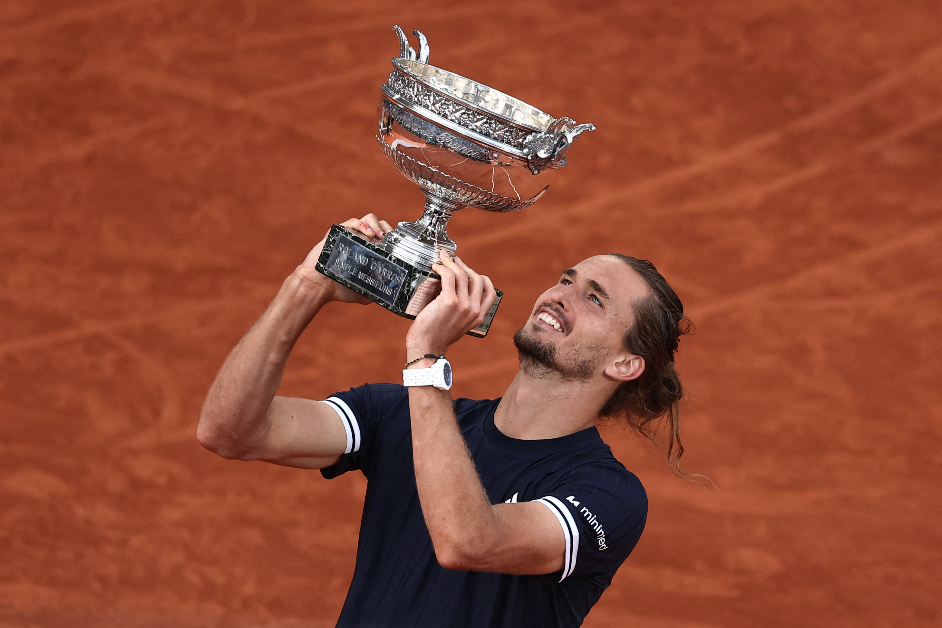 Zverev vence batalha contra Cobolli e é campeão de Roland Garros